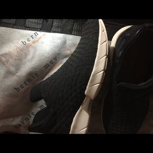 BERNIE MEV NWT BLACK SLIP ON SNEAKER Sz 39